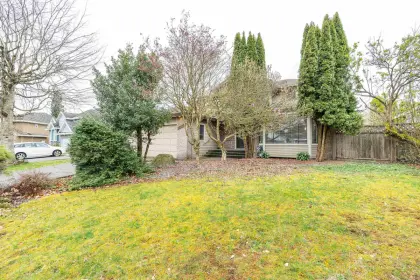 16752 Beechwood Court, Surrey, BC, Surrey — Single Family Residence for sale