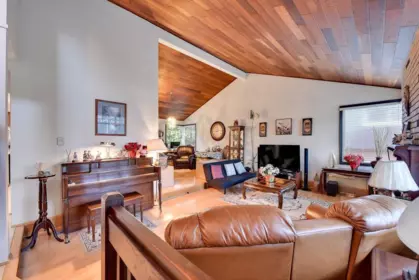 12879 Carluke Crescent, Surrey, BC, Surrey — Single Family Residence for sale