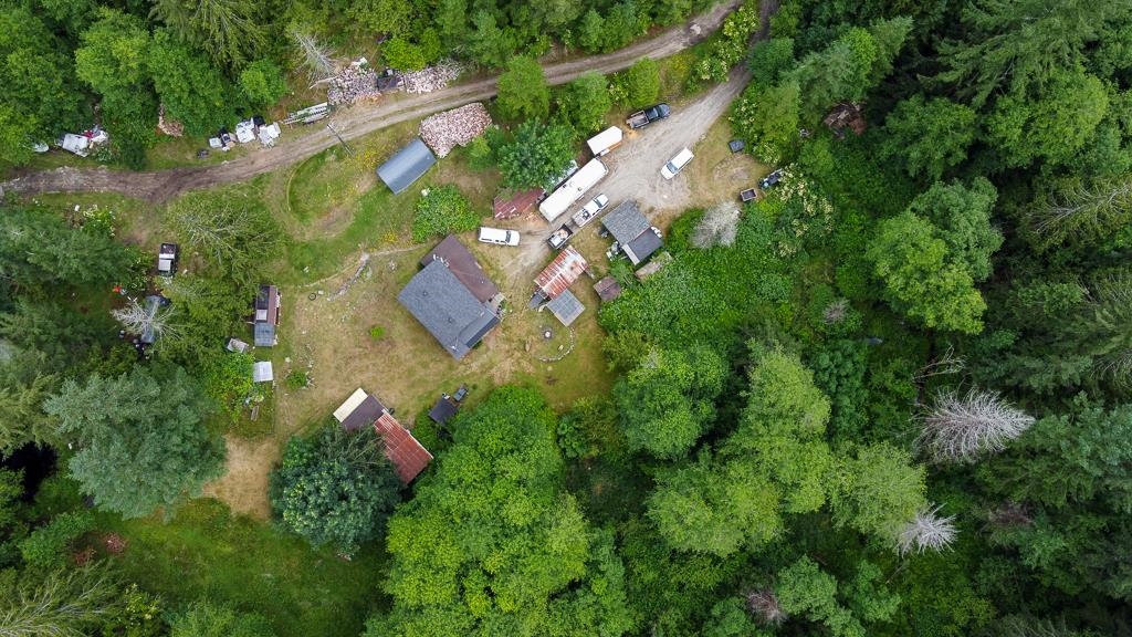 Kitchen Island Photo of 13611 Barabash Road, Madeira Park, BC