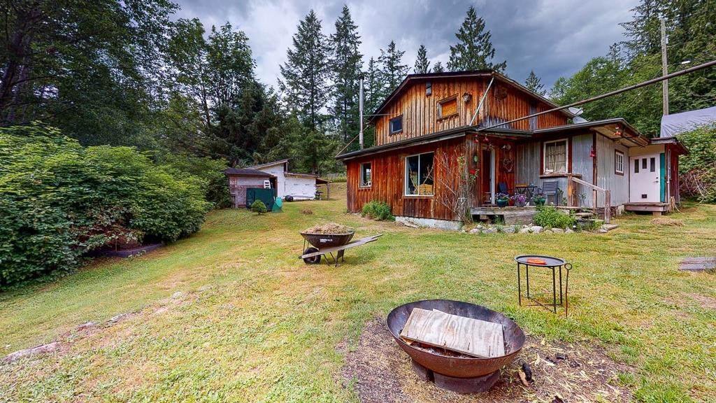 Living Room Photo of 13611 Barabash Road, Madeira Park, BC