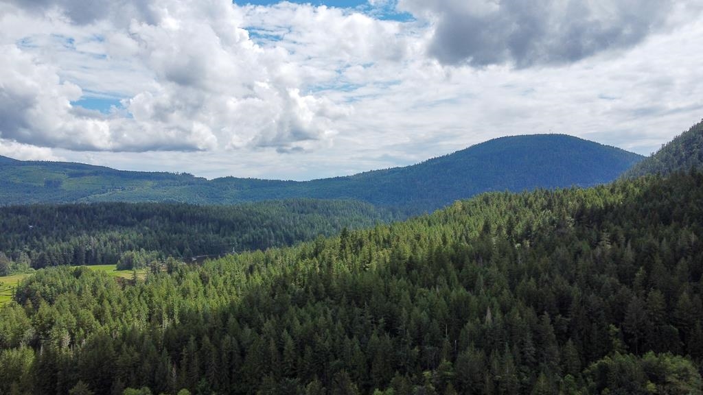 Powder Room Photo of 13611 Barabash Road, Madeira Park, BC
