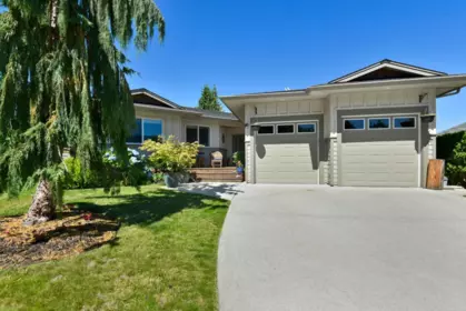 6387 Piper Place, Sechelt, BC, Sechelt — Single Family Residence for sale