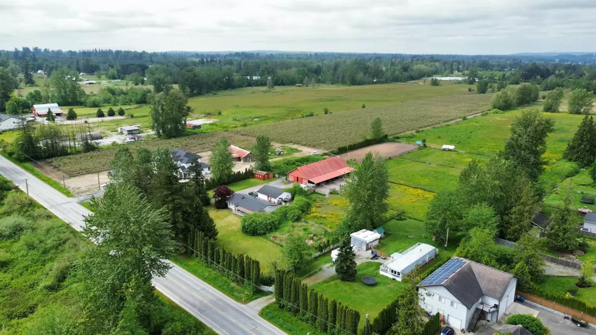 Kitchen Island Photo of 3561 240 Street, Langley, BC