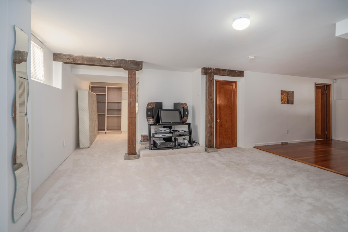 Backyard Photo of 1460 Nelson Avenue, West Vancouver, BC