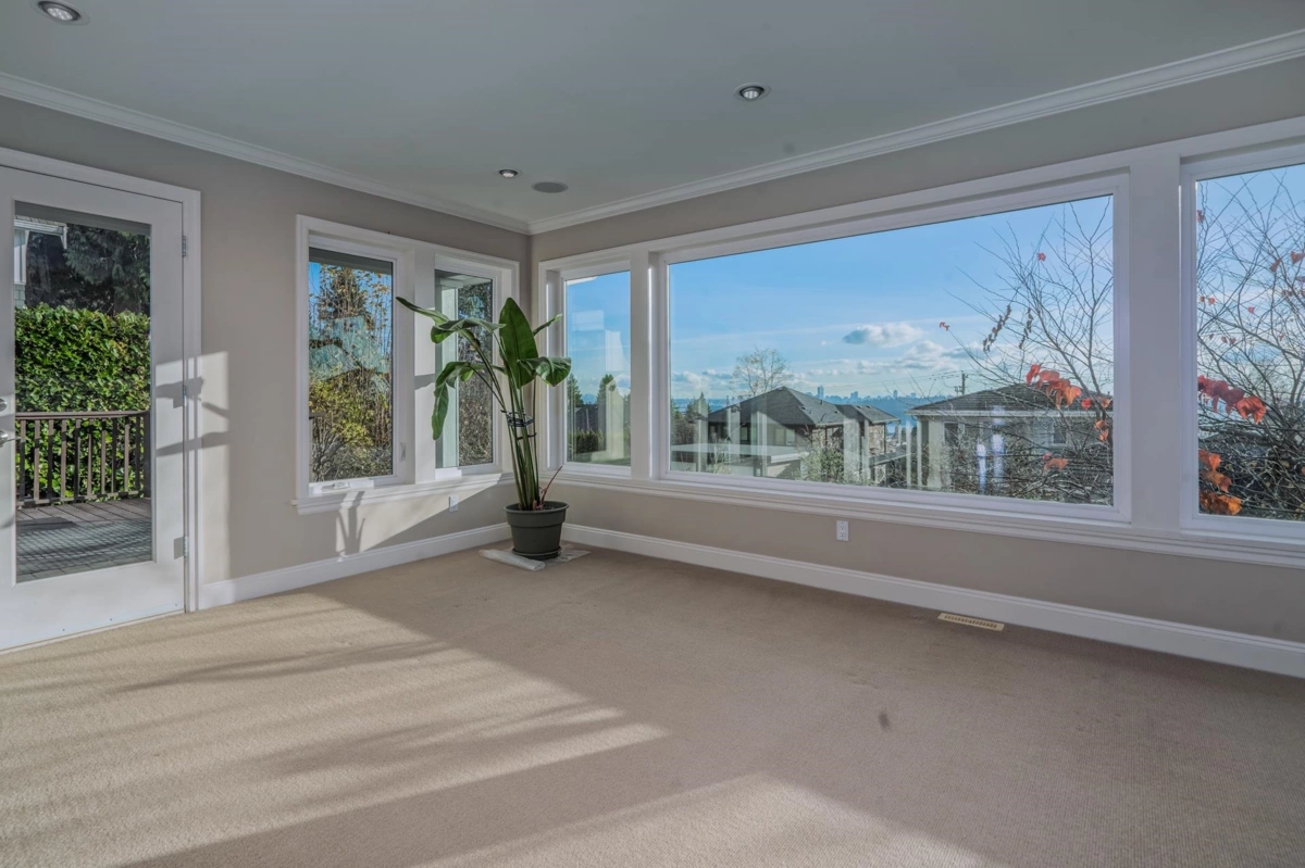 Dining Area Photo of 1460 Nelson Avenue, West Vancouver, BC