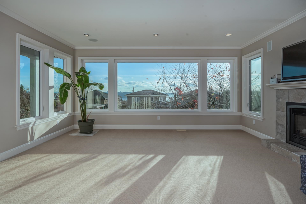 Family Room Photo of 1460 Nelson Avenue, West Vancouver, BC