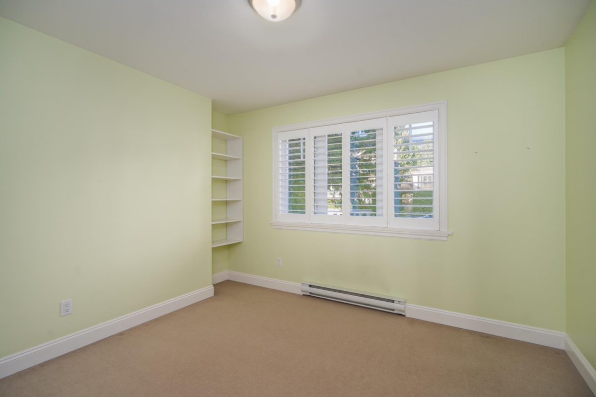 Hallway Photo of 1460 Nelson Avenue, West Vancouver, BC