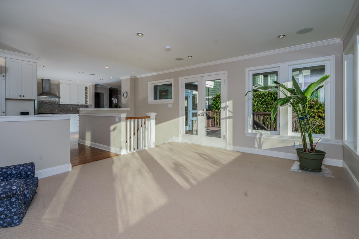 Kitchen Photo of 1460 Nelson Avenue, West Vancouver, BC