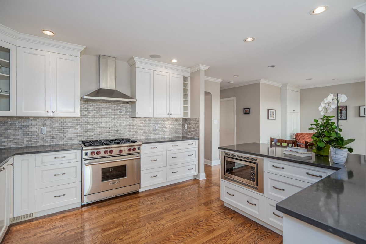 Primary Bedroom Photo of 1460 Nelson Avenue, West Vancouver, BC