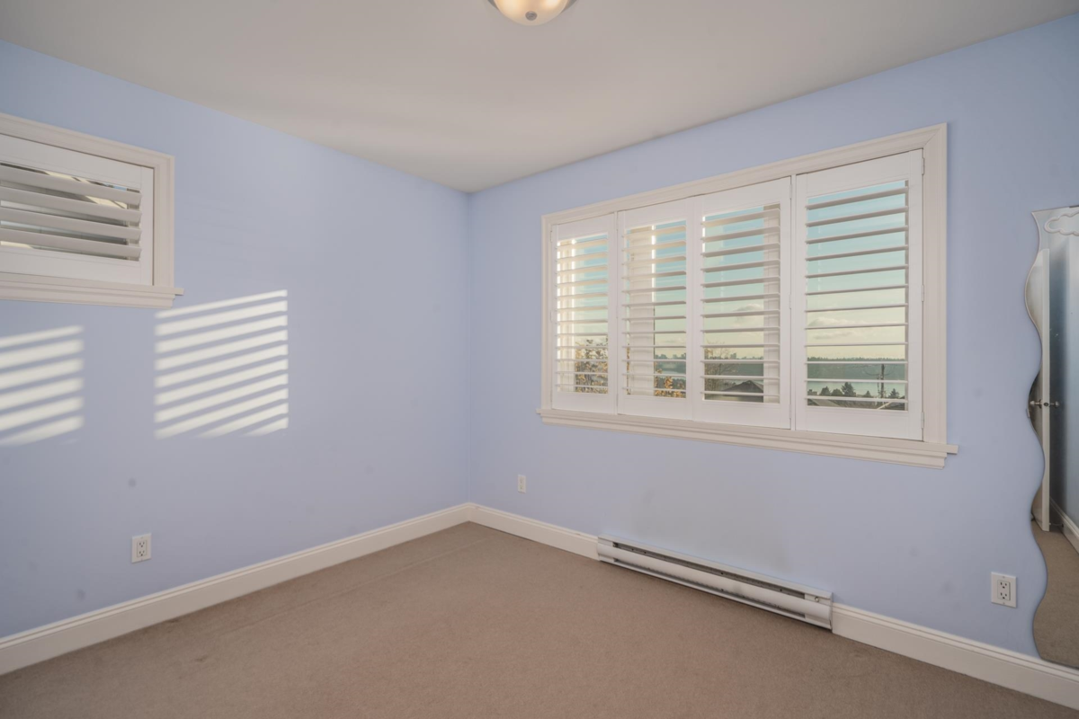 Staircase Photo of 1460 Nelson Avenue, West Vancouver, BC