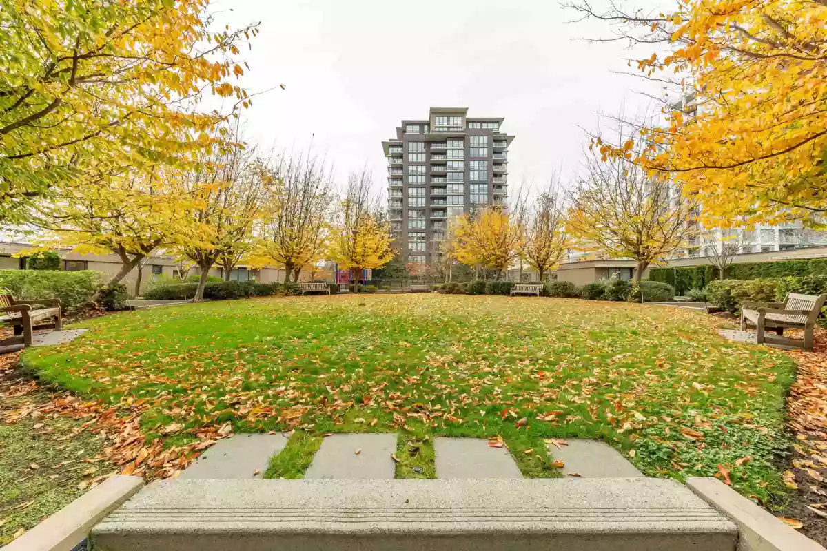 Hallway Photo of 1103 6333 Katsura Street, Richmond, BC