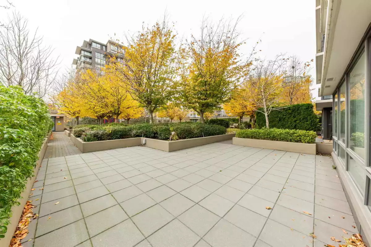 Staircase Photo of 1103 6333 Katsura Street, Richmond, BC