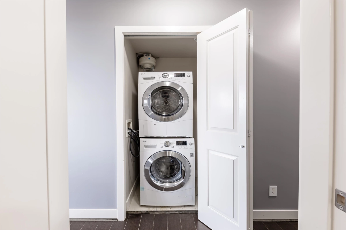 Walk-In Closet Photo of 1103 6333 Katsura Street, Richmond, BC