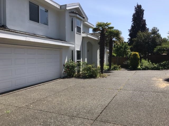 Living Room Photo of 1388 Lee Street, White Rock, BC