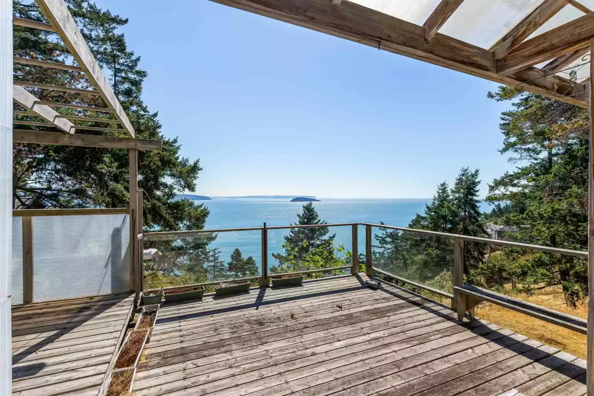 Dining Area Photo of 341 Robinson Road, Bowen Island, BC