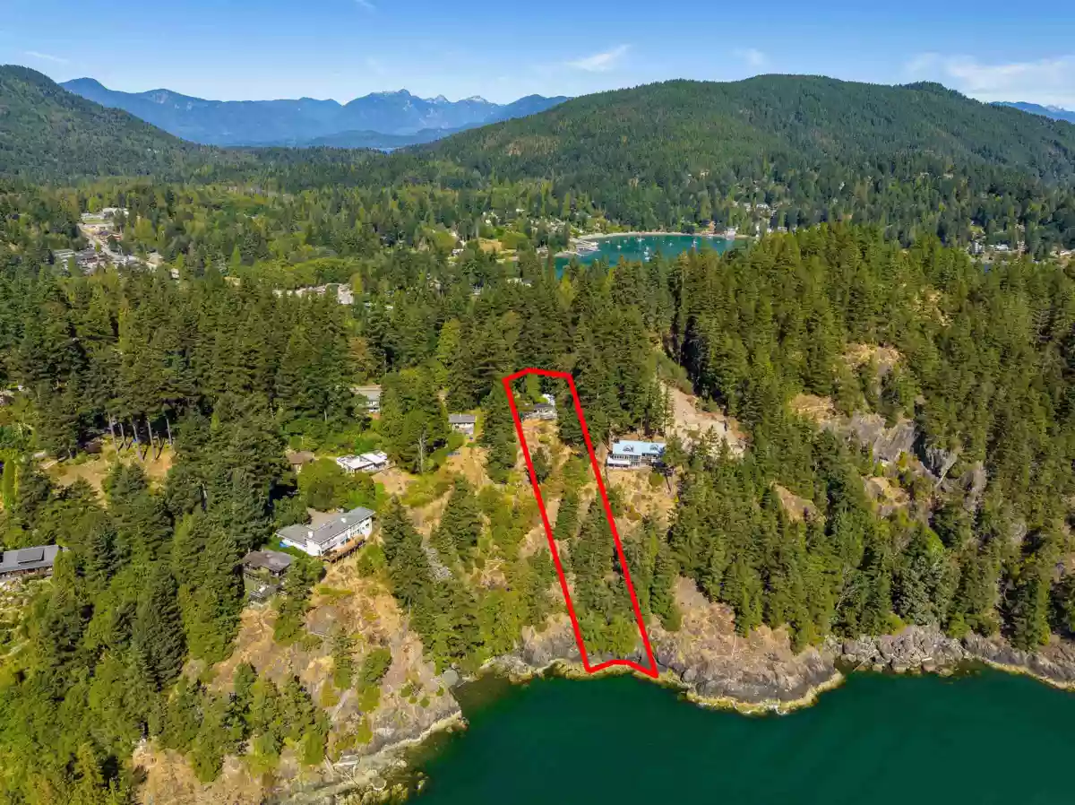 Loft / Bonus Room Photo of 341 Robinson Road, Bowen Island, BC