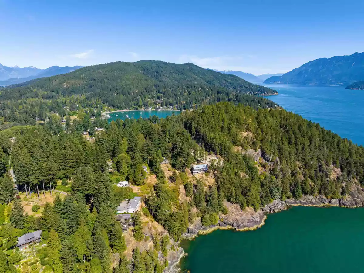 Powder Room Photo of 341 Robinson Road, Bowen Island, BC