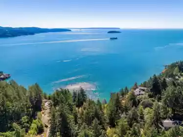 341 Robinson Road, Bowen Island, BC, Bowen Island — Single Family Residence for sale