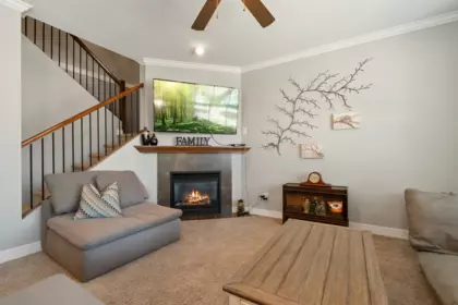 Entry Foyer Photo of 27 46791 Hudson Road, Chilliwack, BC