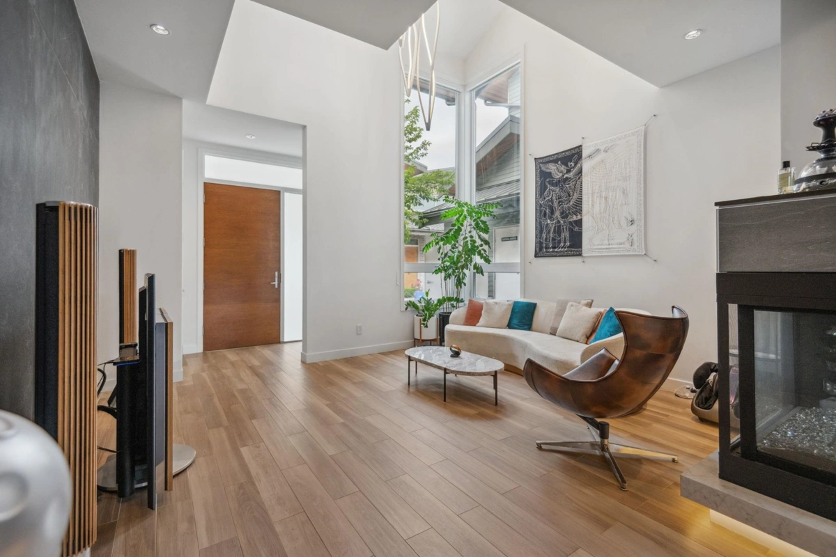 Living Room Photo of 18 9055 Dayton Avenue, Richmond, BC