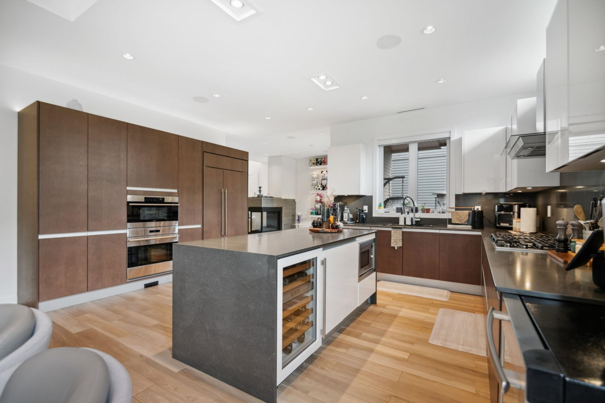 Walk-In Closet Photo of 18 9055 Dayton Avenue, Richmond, BC