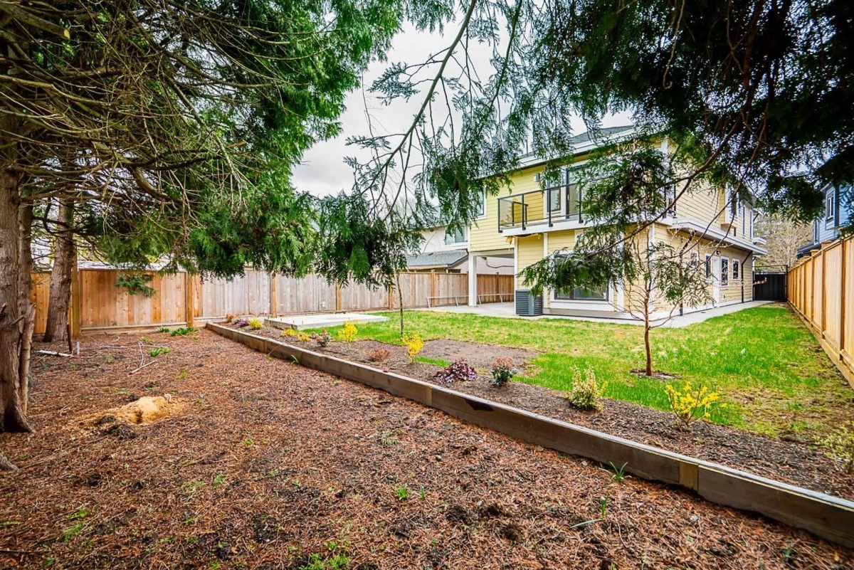 Walk-In Closet Photo of 10140 Finlayson Drive, Richmond, BC