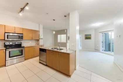 427 13733 107a Avenue, Surrey, BC, Surrey — Apartment/Condo for sale