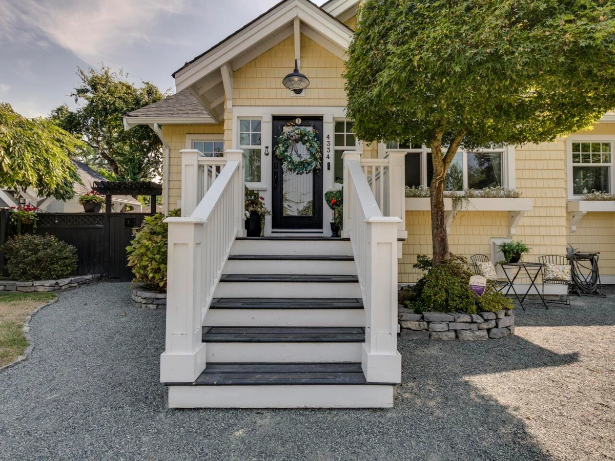 Exterior Front Photo of 4334 Wright Street, Abbotsford, BC