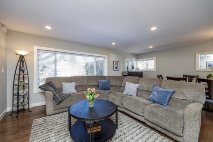 887 E 17th Street, North Vancouver, BC, North Vancouver — Single Family Residence for sale
