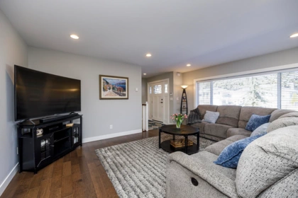 887 E 17th Street, North Vancouver, BC, North Vancouver — Single Family Residence for sale