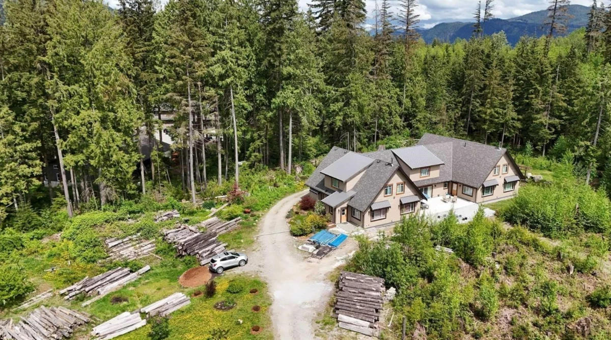 Family Room Photo of 12702 Cathy Crescent, Mission, BC