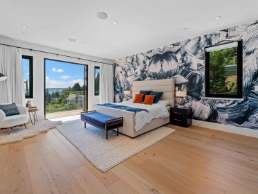 Entry Foyer Photo of 4701 Piccadilly South Road, West Vancouver, BC