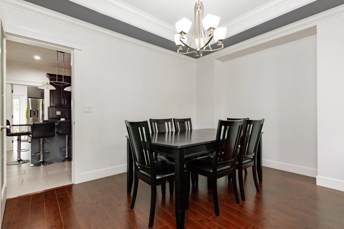 Kitchen Island Photo of 3022 Princess Street, Abbotsford, BC