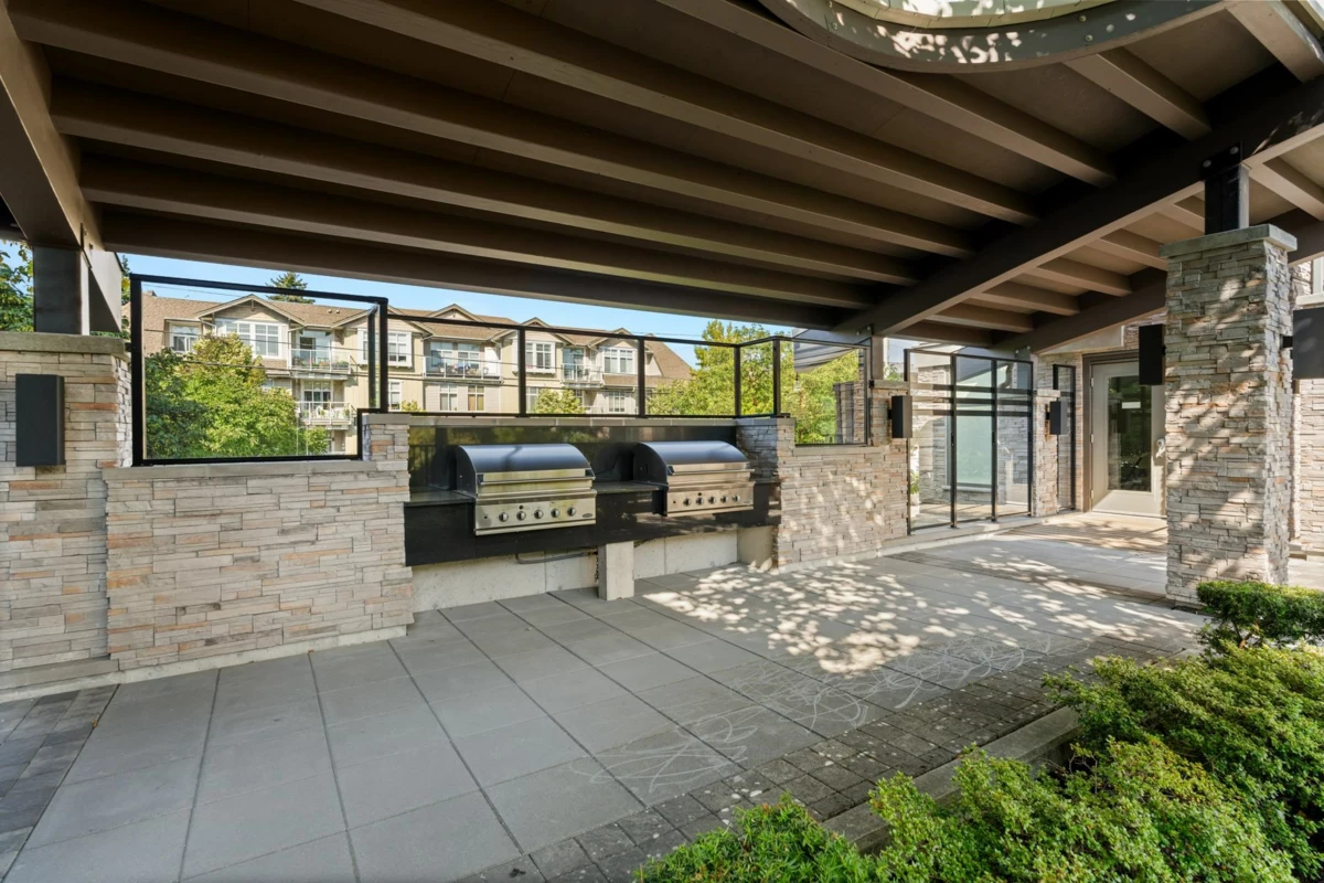 Basement Recreation Room Photo of 302 15336 17a Avenue, Surrey, BC