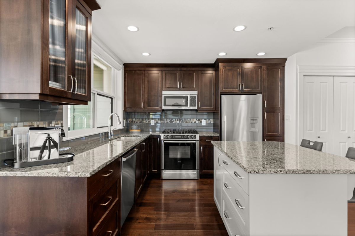 Breakfast Nook Photo of 302 15336 17a Avenue, Surrey, BC