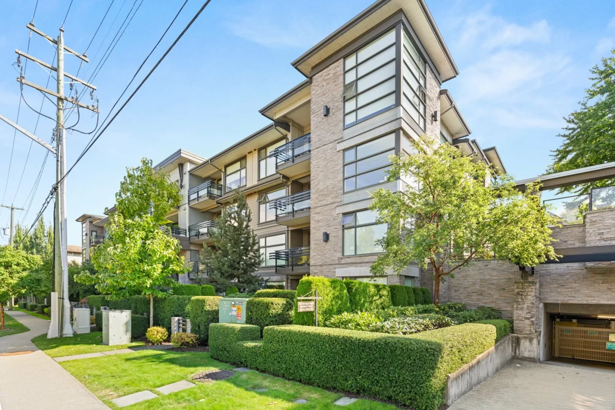 Hallway Photo of 302 15336 17a Avenue, Surrey, BC