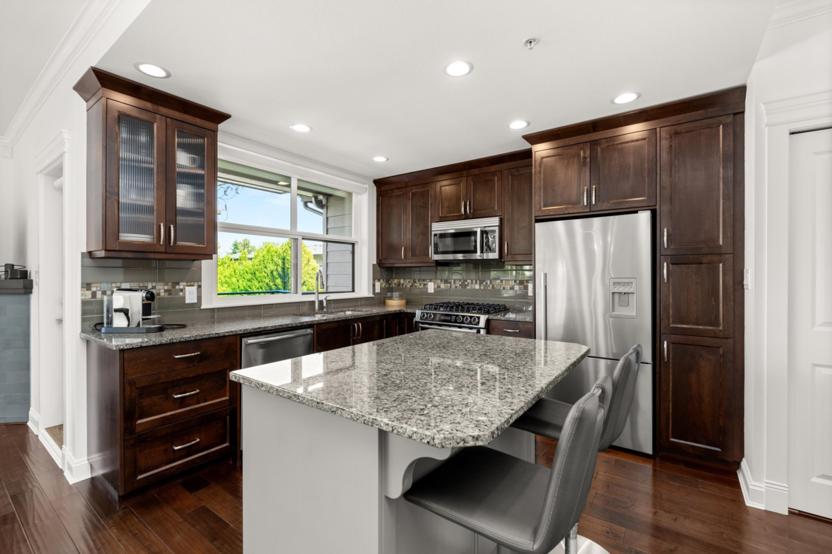 Kitchen Island Photo of 302 15336 17a Avenue, Surrey, BC