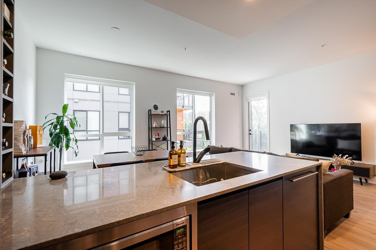 Dining Area Photo of 435 55 Klahanie Drive, Port Moody, BC