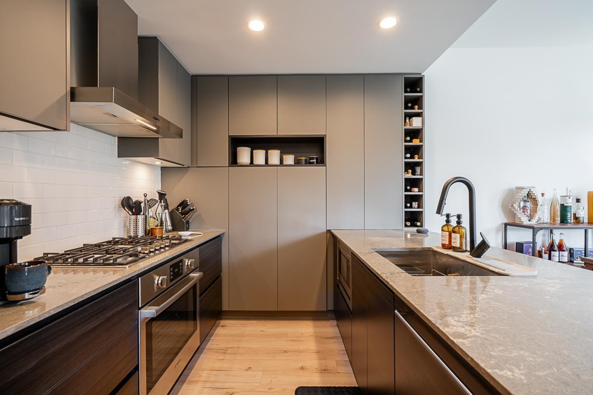 Family Room Photo of 435 55 Klahanie Drive, Port Moody, BC