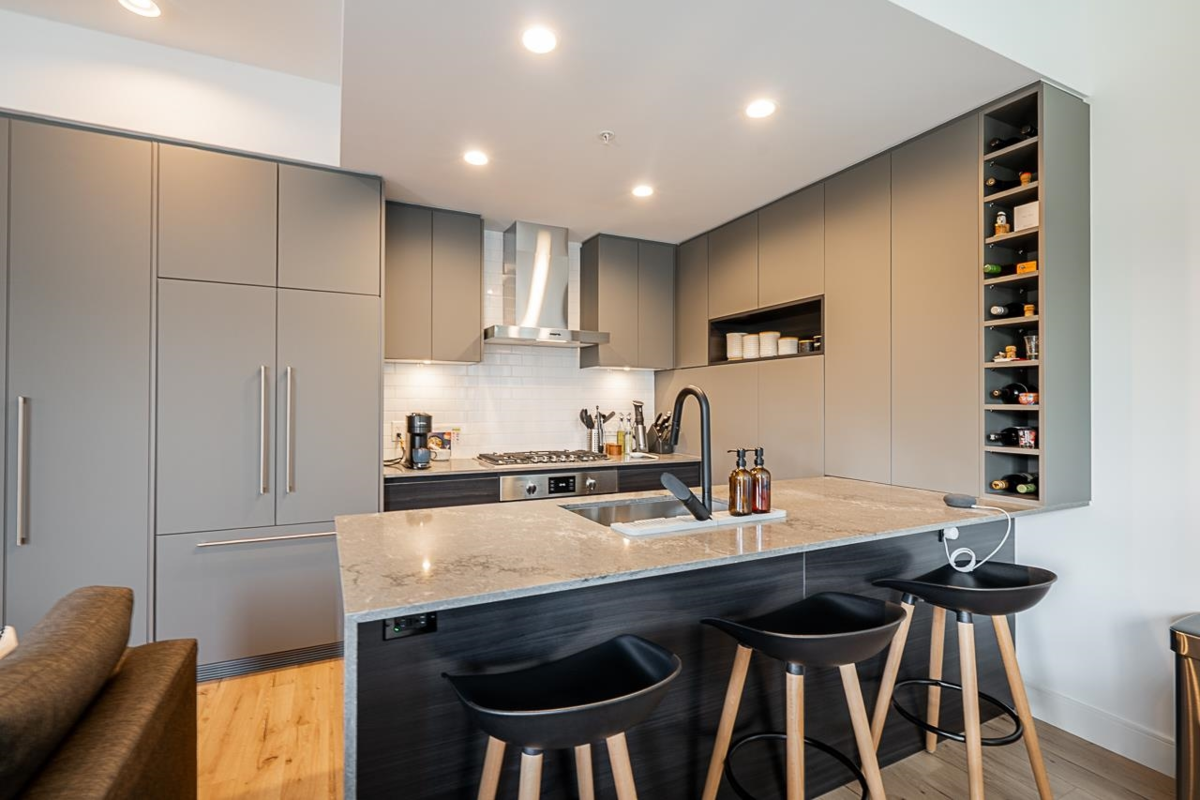 Living Room Photo of 435 55 Klahanie Drive, Port Moody, BC