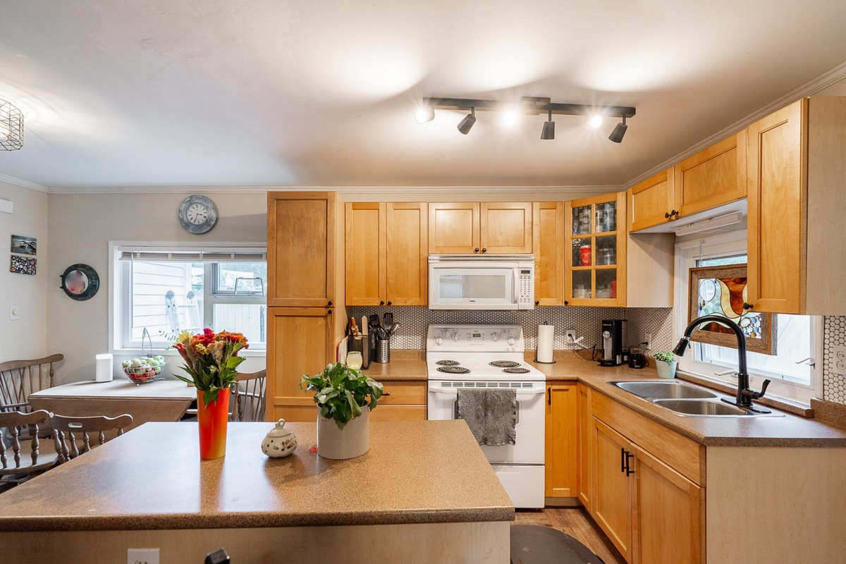 Bedroom 2 Photo of 338 Balsam Street, Cultus Lake, BC