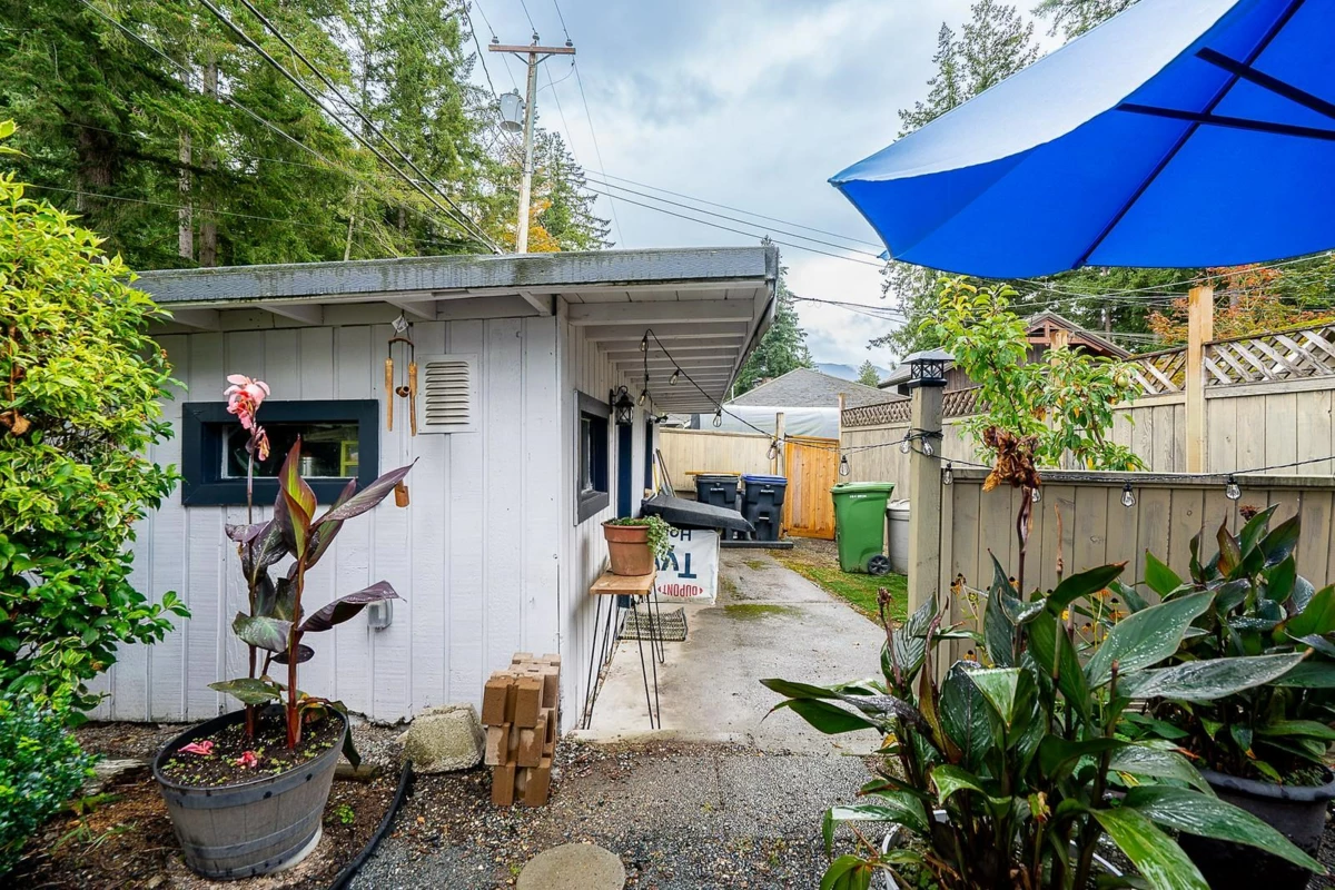 Front Yard Photo of 338 Balsam Street, Cultus Lake, BC