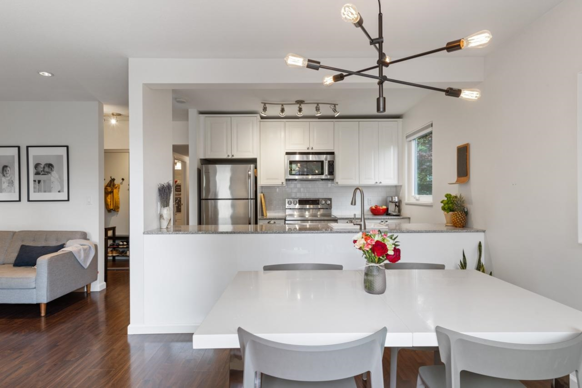 Kitchen Photo of 103 W 15th Avenue, Vancouver, BC