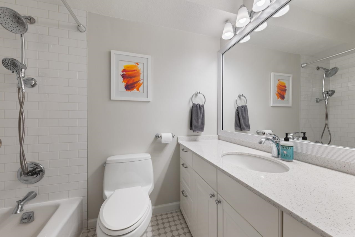 Laundry Room Photo of 103 W 15th Avenue, Vancouver, BC