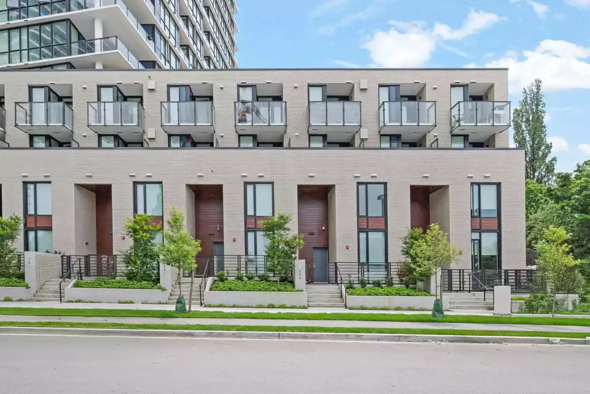 Family Room Photo of 104 10333 133 Street, Surrey, BC