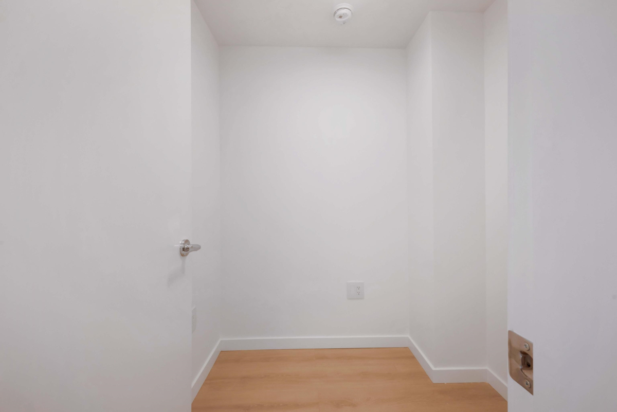 Kitchen Photo of 104 10333 133 Street, Surrey, BC