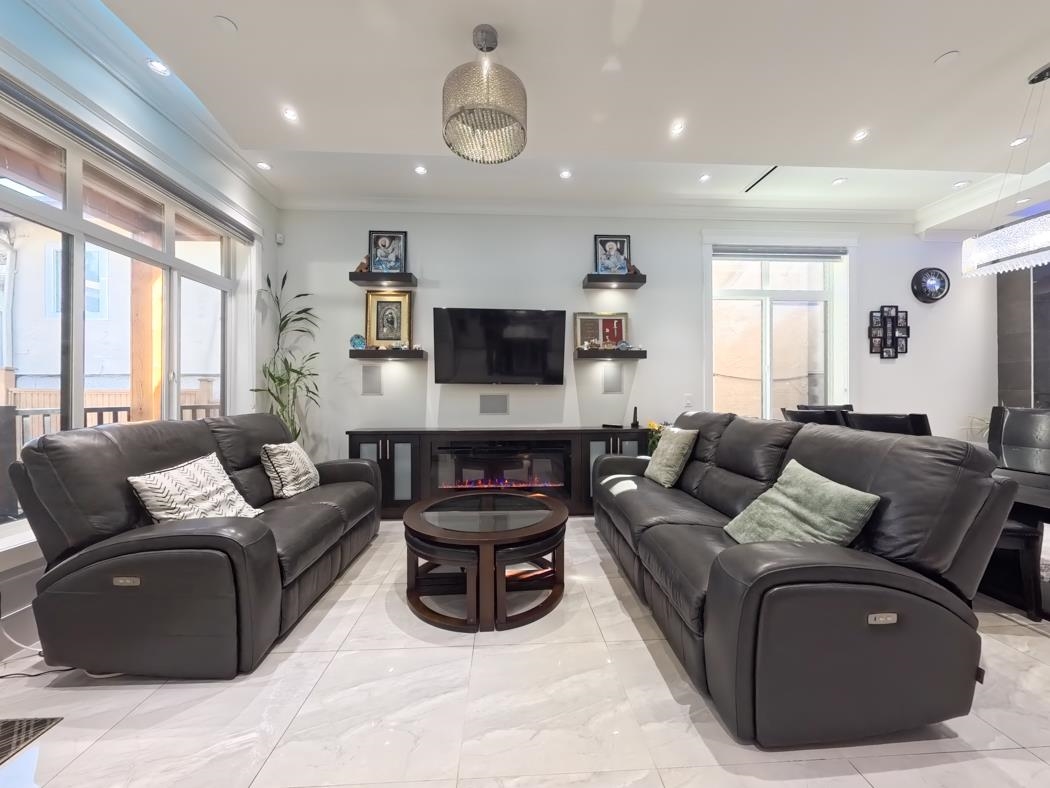 Dining Area Photo of 1275 E 62nd Avenue, Vancouver, BC