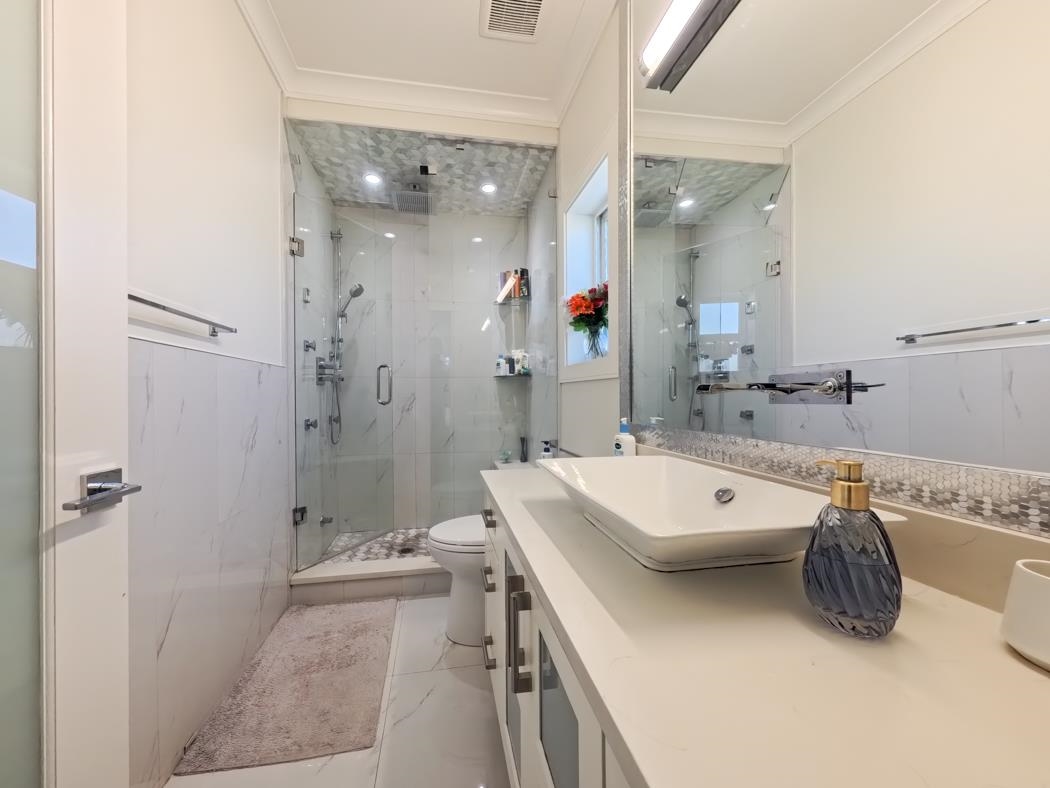 Entry Foyer Photo of 1275 E 62nd Avenue, Vancouver, BC