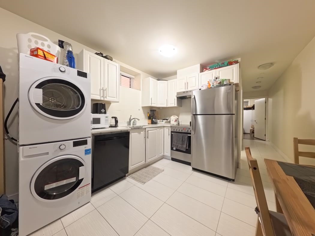 Front Yard Photo of 1275 E 62nd Avenue, Vancouver, BC