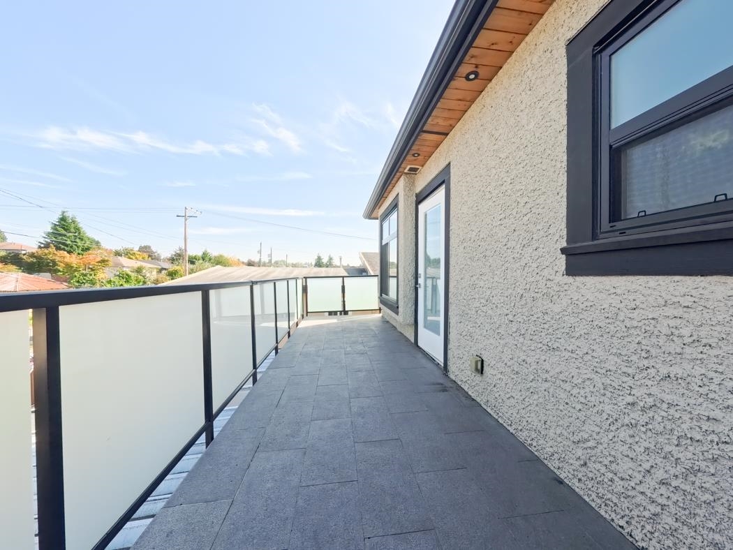 Hallway Photo of 1275 E 62nd Avenue, Vancouver, BC